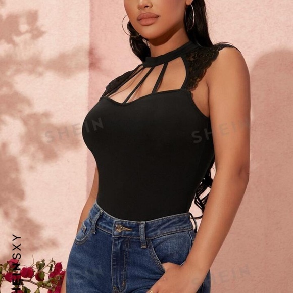 Cutout Keyhole Back Contrast Lace Top - Picture 8 of 10